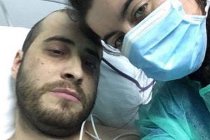 Mama lui nu mai trebuie să-şi vândă casa Adrian, salvat cu donaţiile oamenilor de pe Facebook