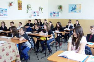 Dezbatere publică la Ploieşti pe tema Planurilor-cadru privind învăţământul liceal