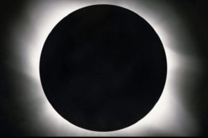 Eclipsa de lună. Superluna Albastră Sângerie. Când va avea loc şi cum poate fi urmărit fenomenul astronomic rar