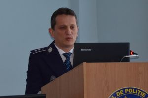 Bilanţ la Poliţia Bihor: Capturi de peste 30.000 pachete de ţigări de contrabandă şi aproape 1400 metri cubi de lemne furate (FOTO)