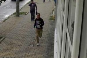 Poliţiştii au nevoie de ajutorul clujenilor pentru a identifica un hoţ. Îl recunoaşteţi FOTO
