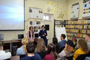 FOTO: „Comunicare NU violenţă!”. Elevii de la Colegiul Economic din Alba Iulia au primit sfaturi de la poliţişti despre cum să evite situaţiile de conflict