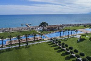 Un tour-operator din Turcia lansează noi curse charter Oradea - Antalya, făcând concurenţă Christian Tour