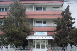 Soluţia pentru salvarea Hotelului Sport. Kereskényi Gábor şi Magyar Lóránd cer sprijinul ministrului Ioana Bran