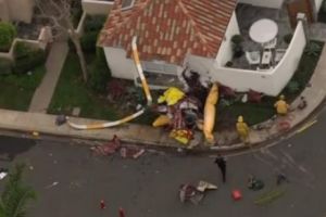 Un elicopter s-a prăbuşit peste case în SUA. Video!