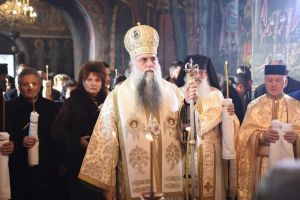 Voievodul Mircea cel Bătrân pomenit la 600 de la trecerea la cele veşnice. IPS Varsanufie a săvârşit Sfânta Liturghie şi Slujba de parastas la Mănăstirea Cozia