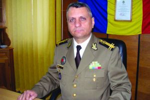 Centrul Militar Vâlcea anunţă că a început recrutarea tinerilor care doresc să urmeze cursurile învăţământului militar