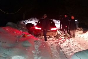 Trei turişti blocaţi pe drumul spre Alpina Blazna. Jandarmii montani au intervenit în sprijinul lor