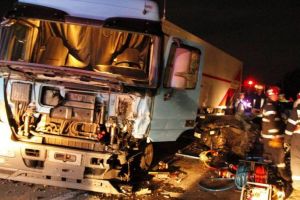 Trafic blocat pe Valea Oltului. Accident în apropiere de Brezoi
