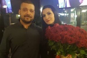 Antrenor de haltere la CS Farul Constanta: Aurel Tataru, nas de cununie. Buchet cu 101 trandafiri pentru mireasa