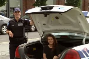 Funny video: Farsa Politistei