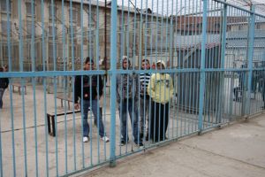 Un deţinut cere 2 miliarde daune pentru că s-a îmbolnăvit de TBC