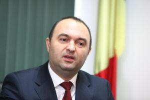 Adomniţei câştigă puncte în procesul de corupţie. Expertul judiciar s-a făcut de râs