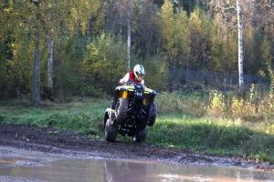 Minor prins la plimbare în trafic cu un ATV neîmatriculat