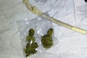 Tineri printi in flagrant de jandarmi la Constanta. Substante interzise gasite asupra suspectilor (galerie foto) 