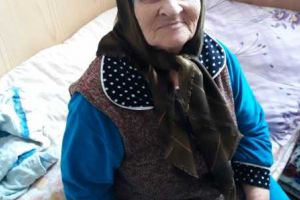 Copleşiţi de bătrâneţe şi uitaţi de familii, 40 de bătrâni îşi duc zilele în Centrul de la Furculeşti