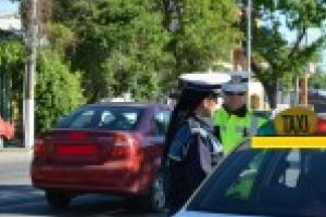 Taximetristii in vizorul politistilor / In cateva ore oamenii legii au dat amenzi de peste 7.000 lei