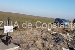 Coincidenta macabra. Ce legatura incredibila este intre femeia ranita in accidentul de pe DN22, in apropiere de Cogealac, si o cruce ridicata in apropiere