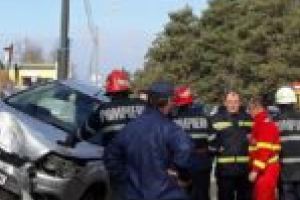 Accident spectaculos în Triaj, provocat de o şoferiţă prea grăbită [FOTO/VIDEO]