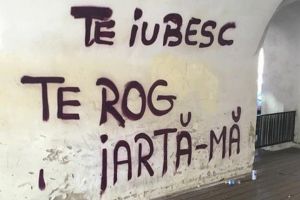 Tinere amendate de politistii locali pentru o declaratie de dragoste scrisa pe peretii Bastionului