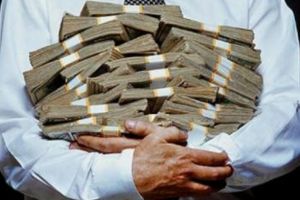 Cercetaţi pentru SPĂLARE de BANI: Prejudiciul se ridică la 1,5 MILIOANE de euro