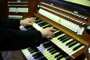 De ce în biserica ortodoxă NU se utilizează instrumentele muzicale precum în biserica catolică