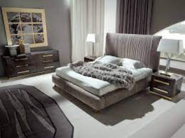 Niky Comstil, Constanţa