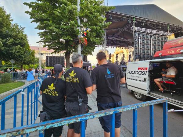 Mammoth Stage, Curteni