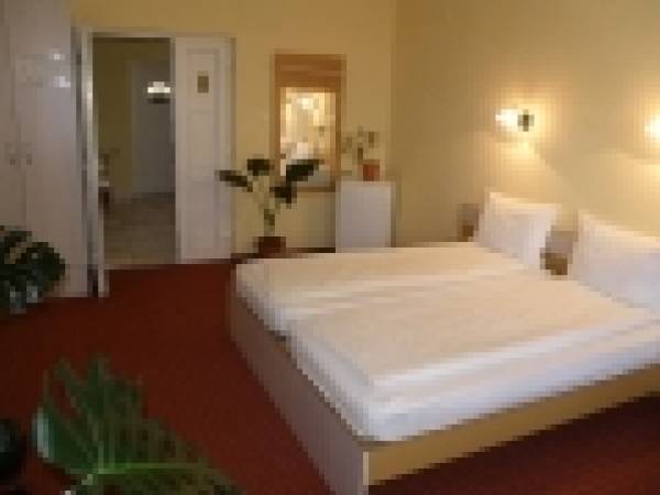 Beverly Hills, Băile Felix