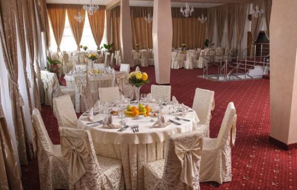 Restaurant Capra Neagra, Curtea de Argeş