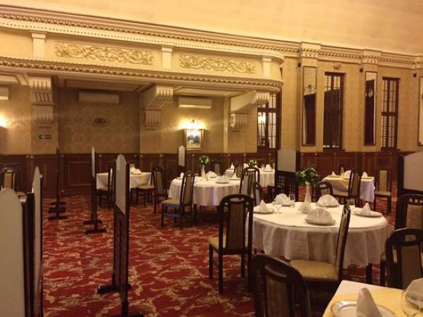 La Bell Epoque, Petroşani