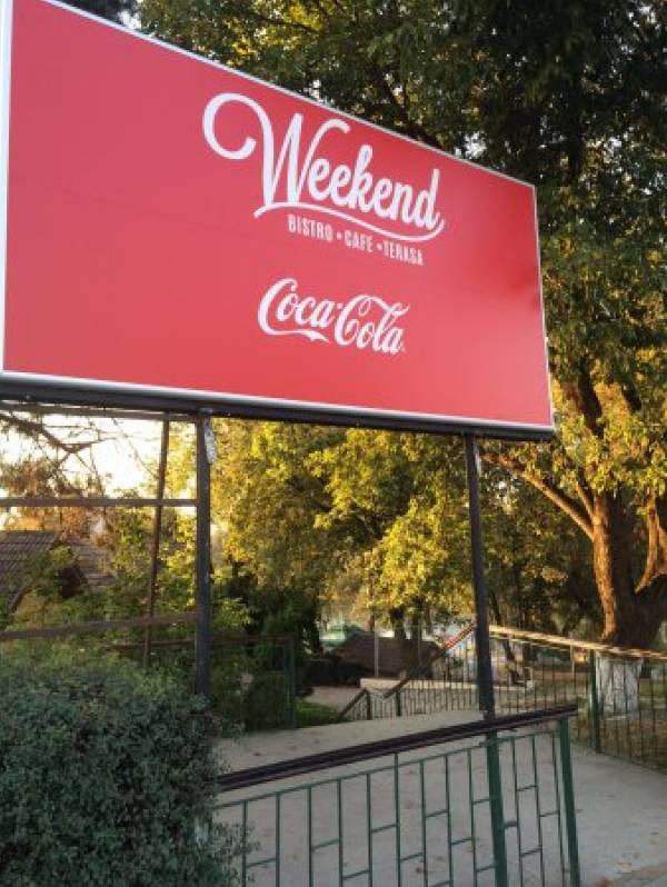 Weekend Bistro Cafe Terasa, Dej