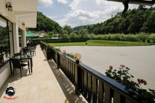 Pensiunea Flori de Mar, Poiana Mărului