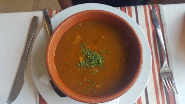 BONANZA Panzio es Etterem, Rădaia