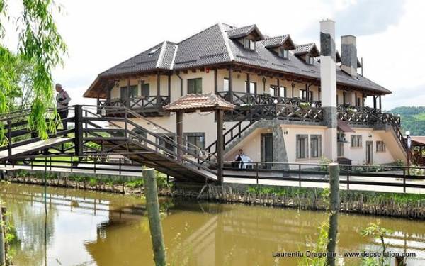 Hanul din Meri, Buciumeni